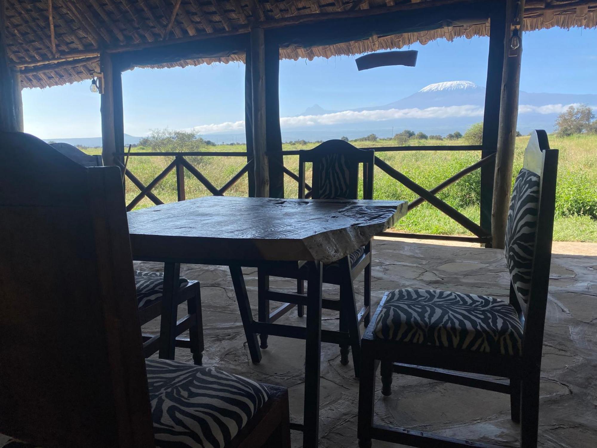 Luxury tent Discovery Camp Amboseli
