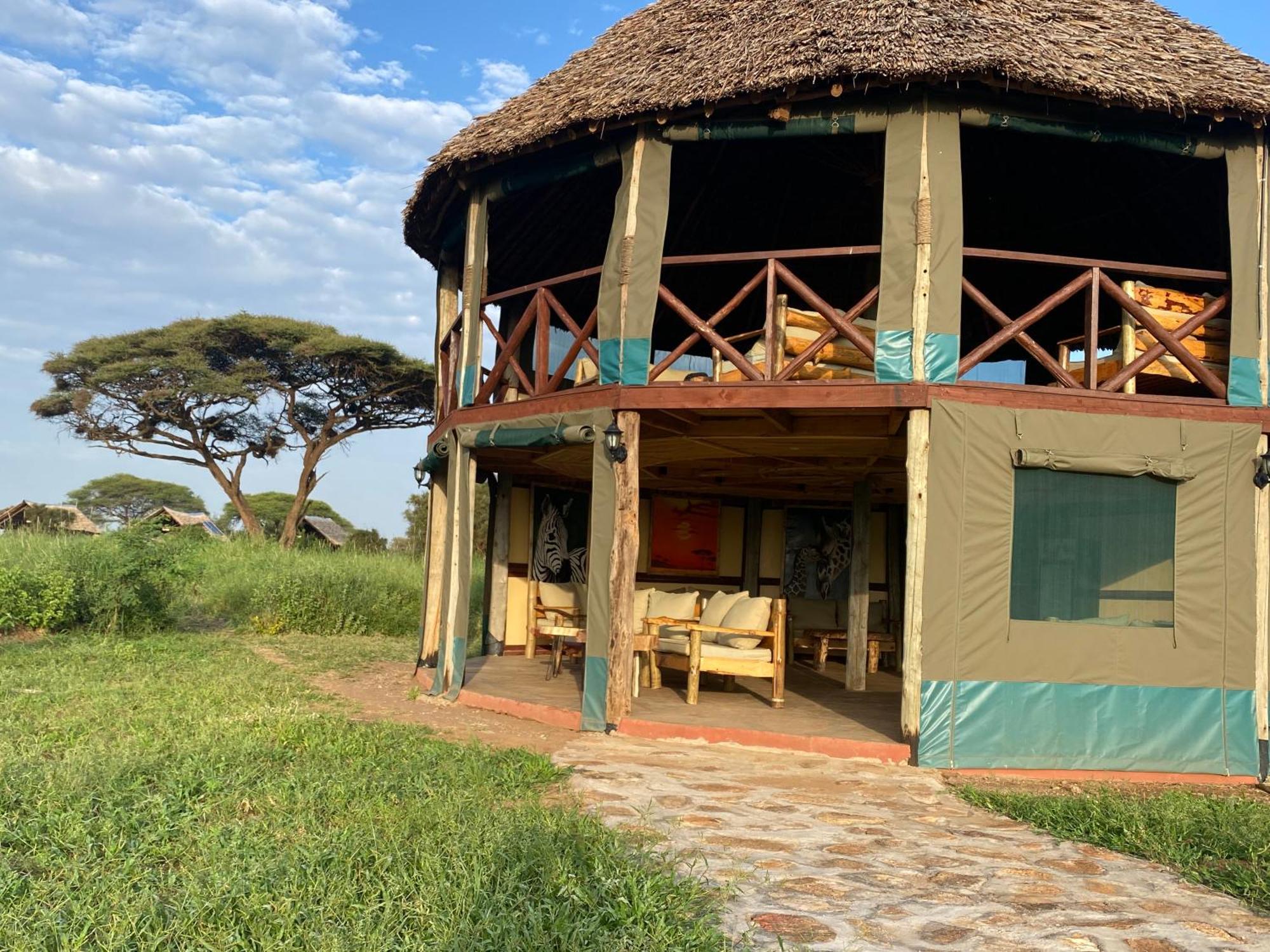 Luxury tent Discovery Camp Amboseli