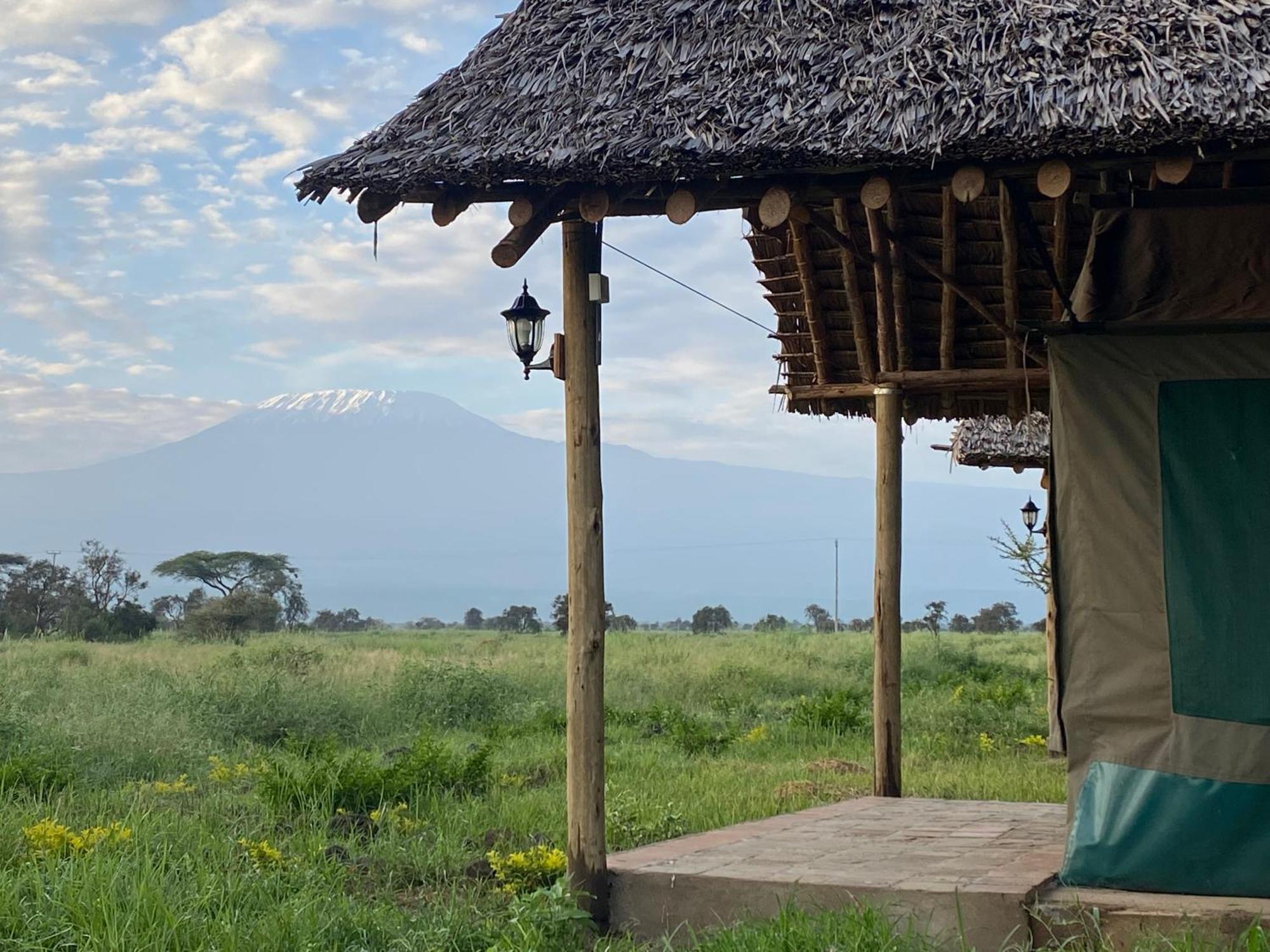 Luxury tent Discovery Camp Amboseli