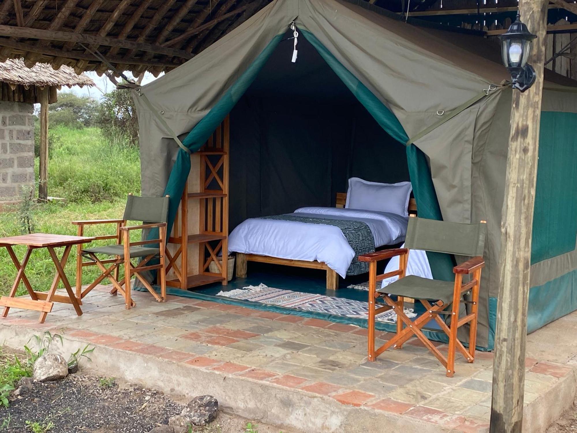 Luxury tent Discovery Camp Amboseli