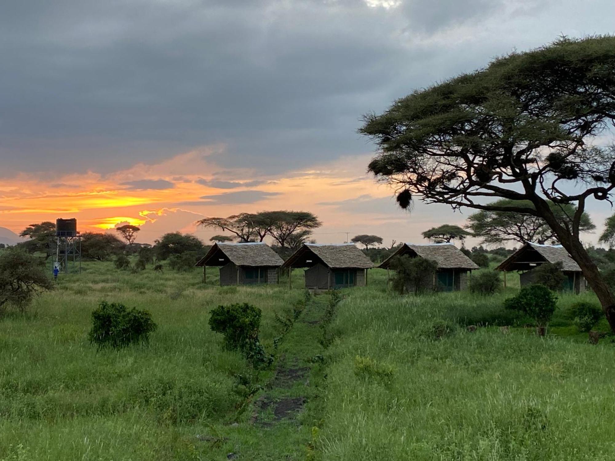 Discovery Camp Luxury tent Amboseli