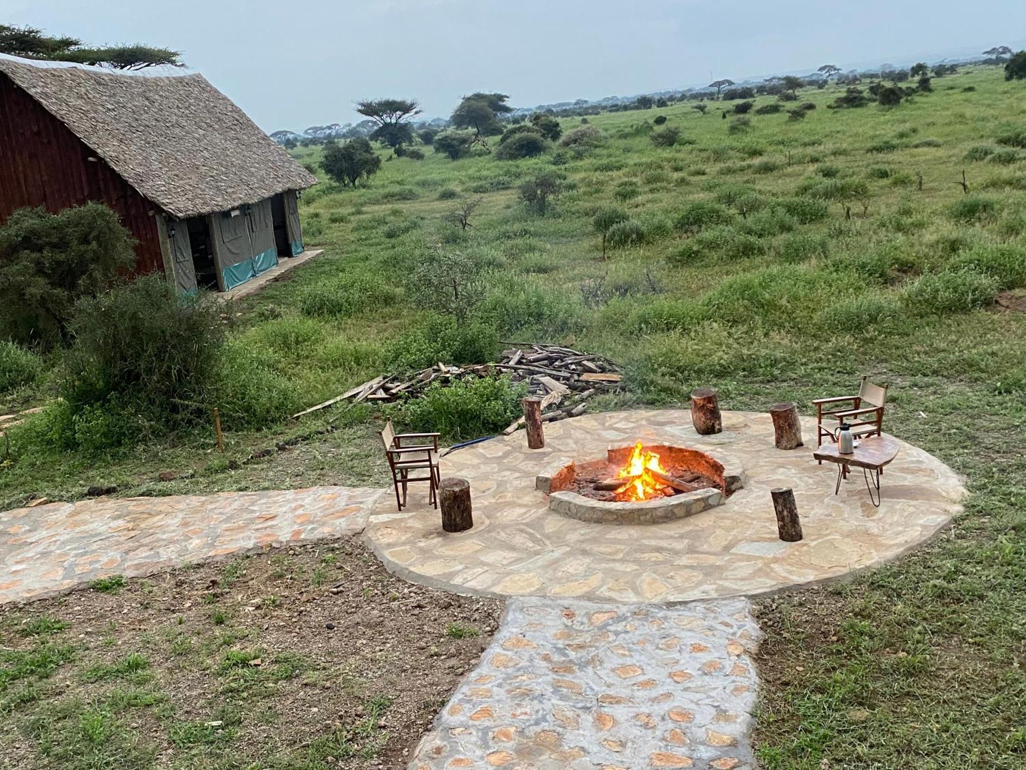 Luxury tent Discovery Camp