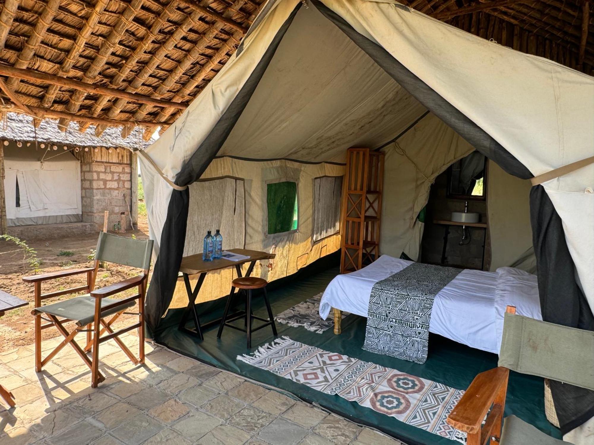 Discovery Camp Luxury tent Amboseli