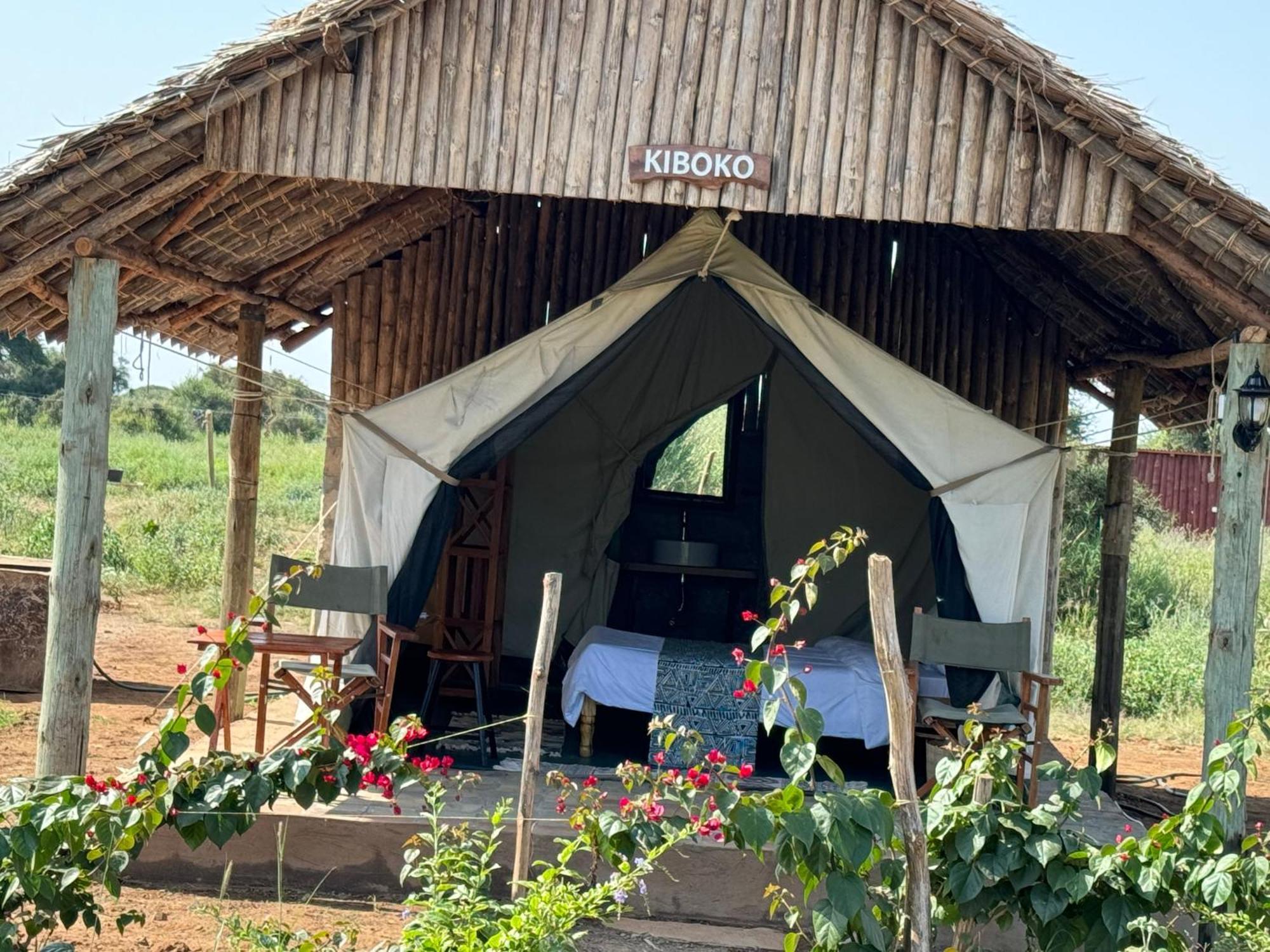 Discovery Camp Luxury tent Amboseli