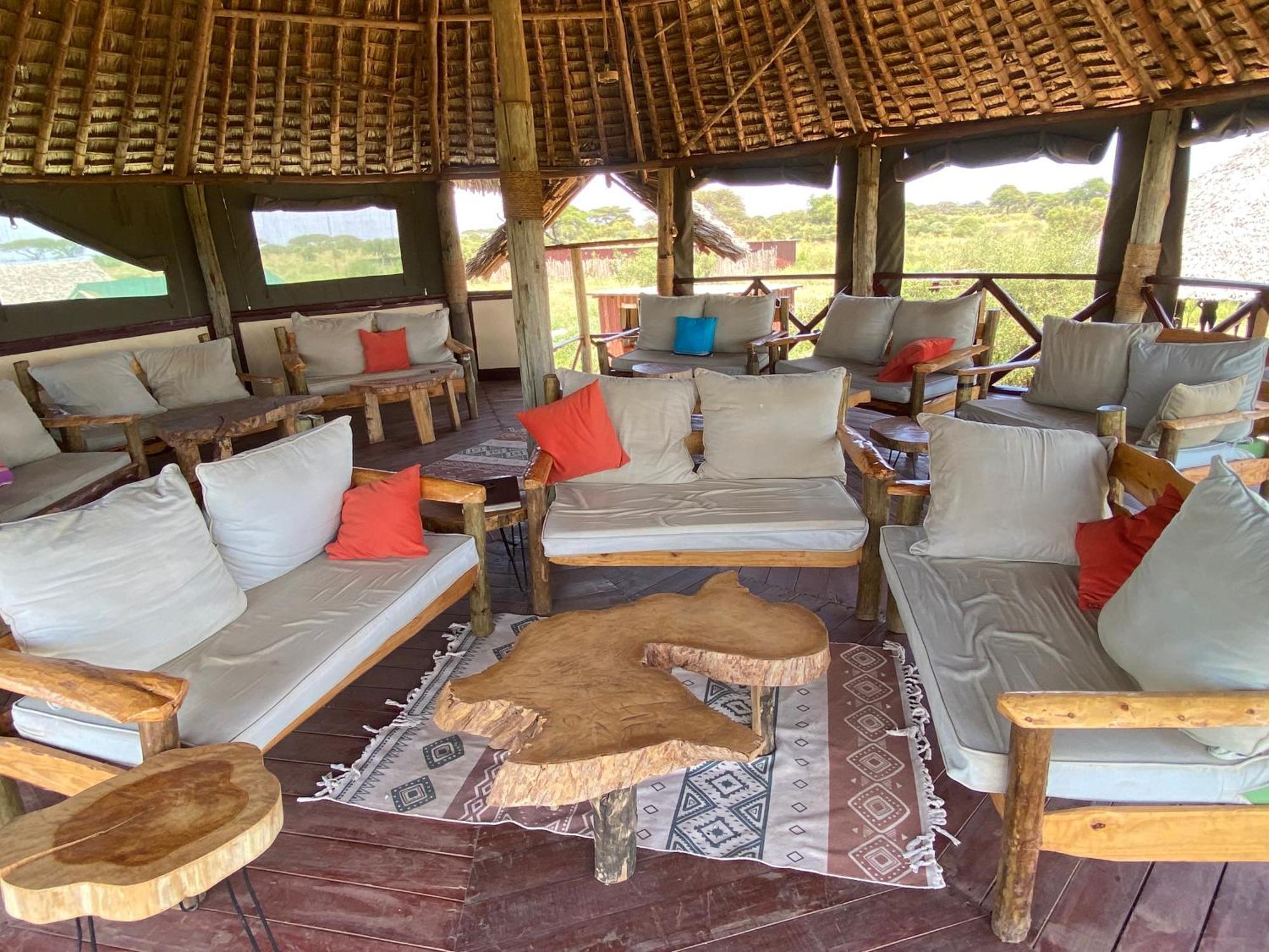 Luxury tent Discovery Camp